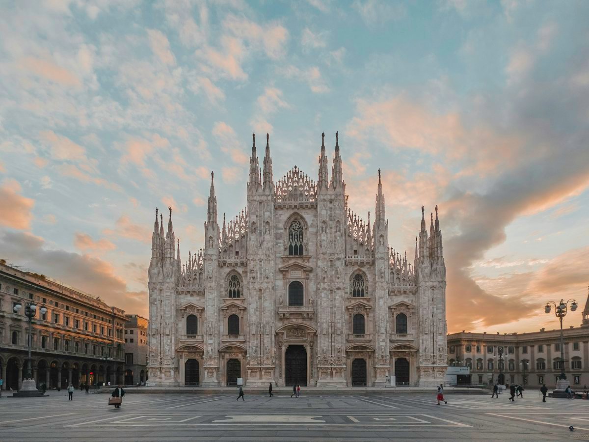 Domul din Milano la apus